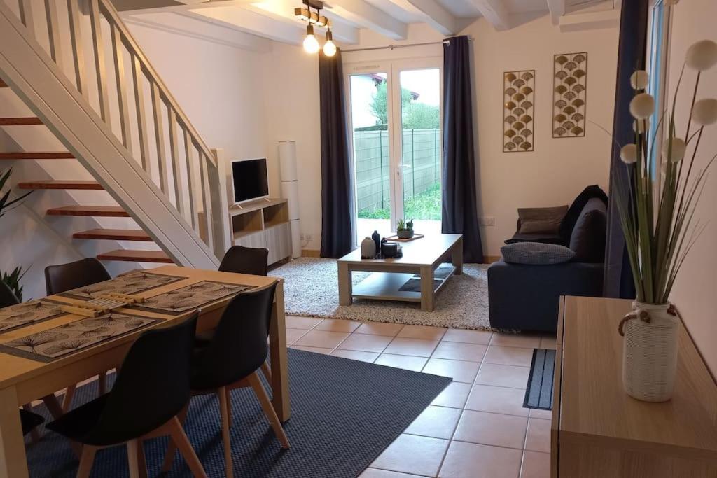 Appartement 70 M2 - Terrasse Et Jardin Privatifs Mouguerre Exterior photo